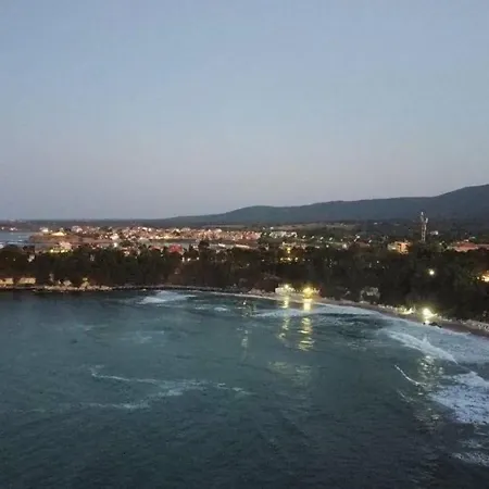 Тристаен апартамент с Панорама море в к-с Бей Вю Царево * Царево